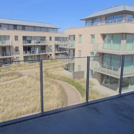 Karthuizer E4 Located Between The Dunes Nieuwpoort