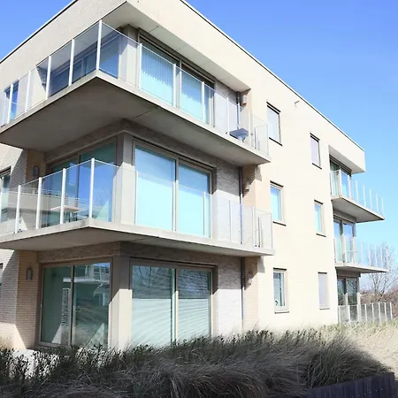 Karthuizer E4 Located Between The Dunes Nieuwpoort