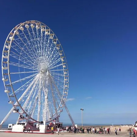 In Near The דירה *