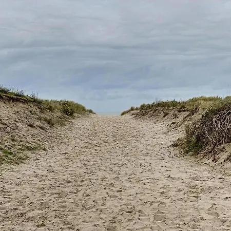 Karthuizer E4 Located Between The Dunes Nieuwpoort